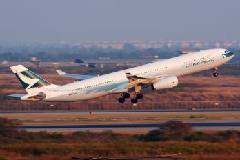 B-LAX - Cathay Pacific Airbus A330-300