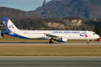 VQ-BKG - Ural Airlines Airbus A321