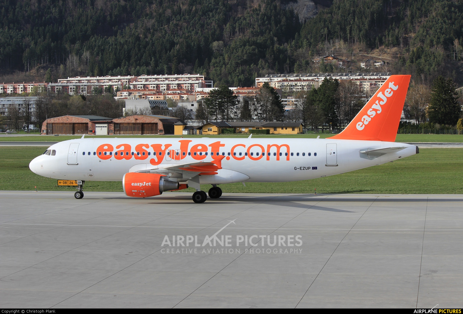 easyJet G-EZUP aircraft at Innsbruck
