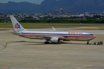 N39364 - American Airlines Boeing 767-300ER