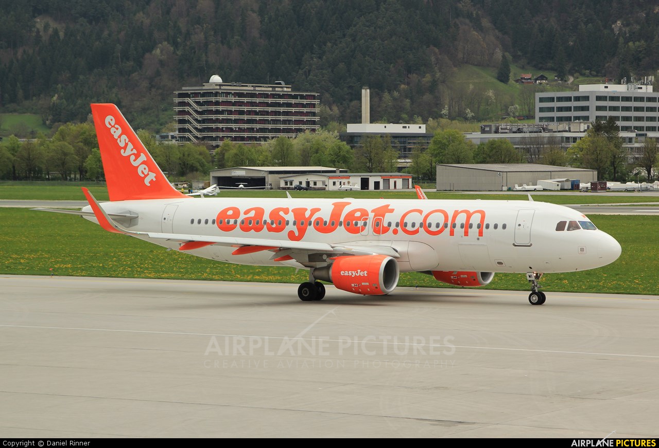 easyJet G-EZWI aircraft at Innsbruck
