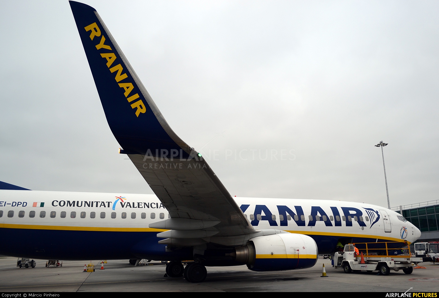 Ryanair EI-DPD aircraft at London - Stansted
