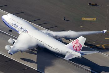 B-18215 - China Airlines Boeing 747-400