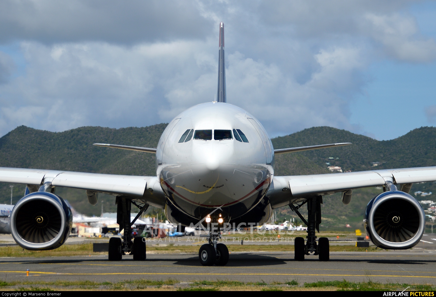 US Airways N282AY aircraft at Sint Maarten - Princess Juliana Intl