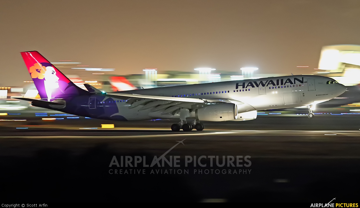 Hawaiian Airlines N399HA aircraft at Los Angeles Intl