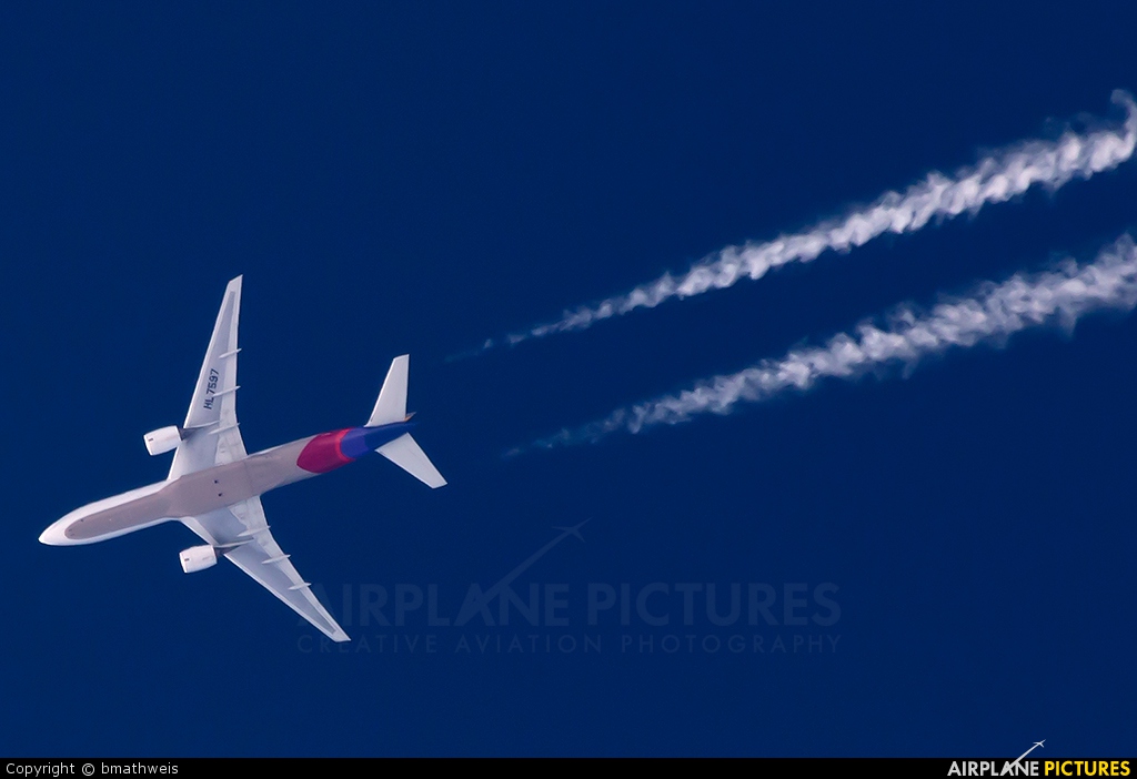 Asiana Airlines HL7597 aircraft at In Flight - Germany