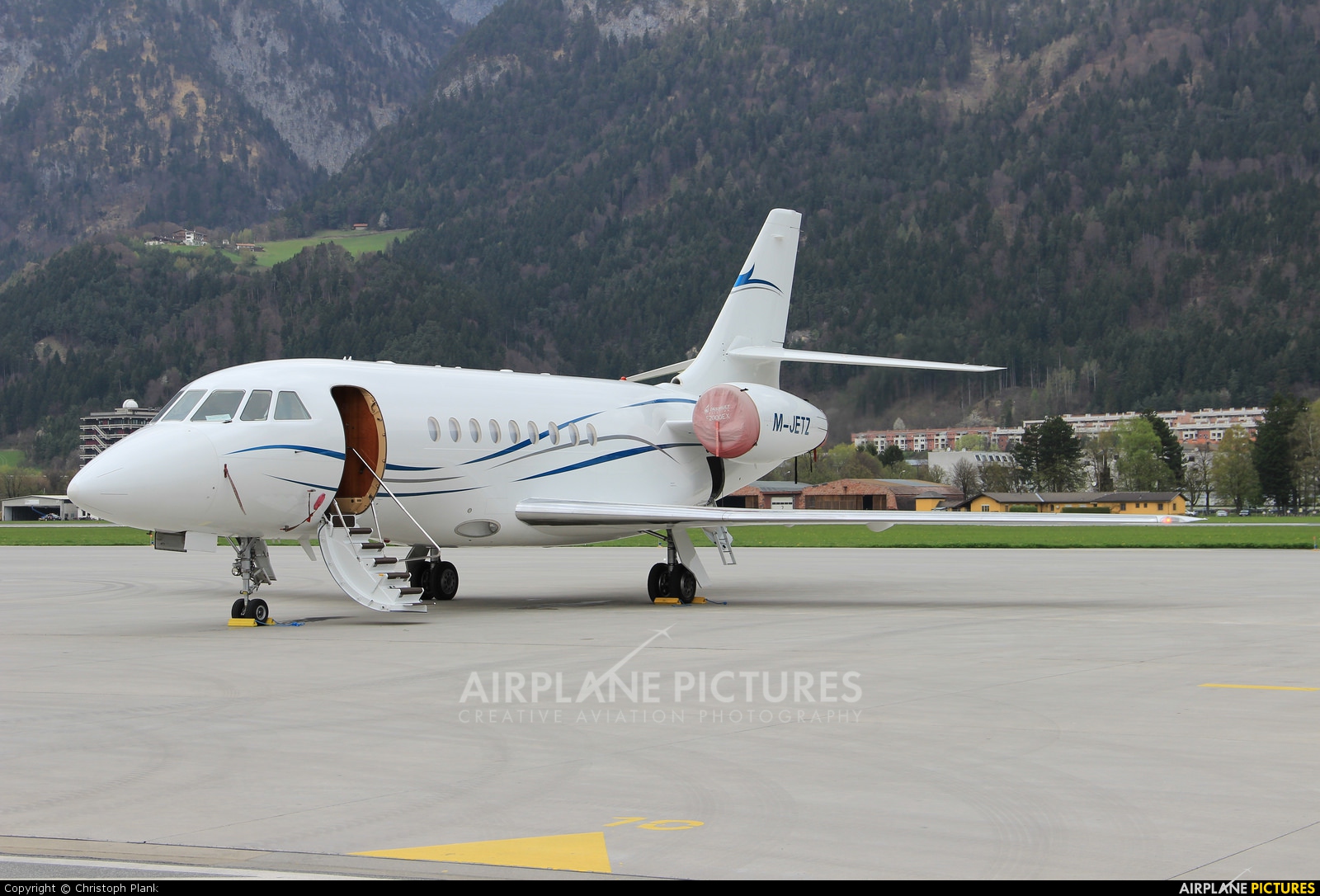 Private M-JETZ aircraft at Innsbruck