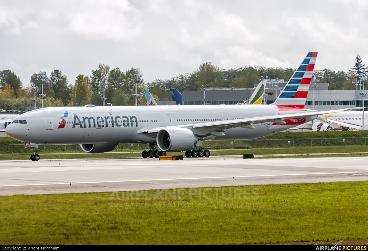 American Airlines N728AN aircraft at Everett - Snohomish County / Paine Field