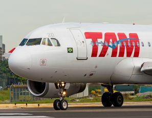 PT-MZD - TAM Airbus A319