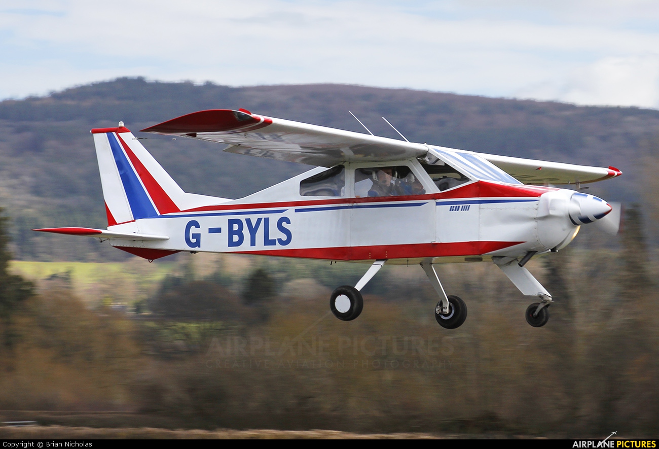 Private G-BYLS aircraft at Welshpool