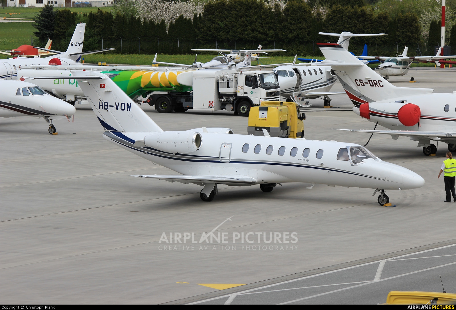 Mathys Aviation HB-VOW aircraft at Innsbruck