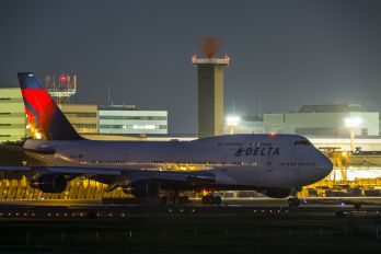 N671US - Delta Air Lines Boeing 747-400