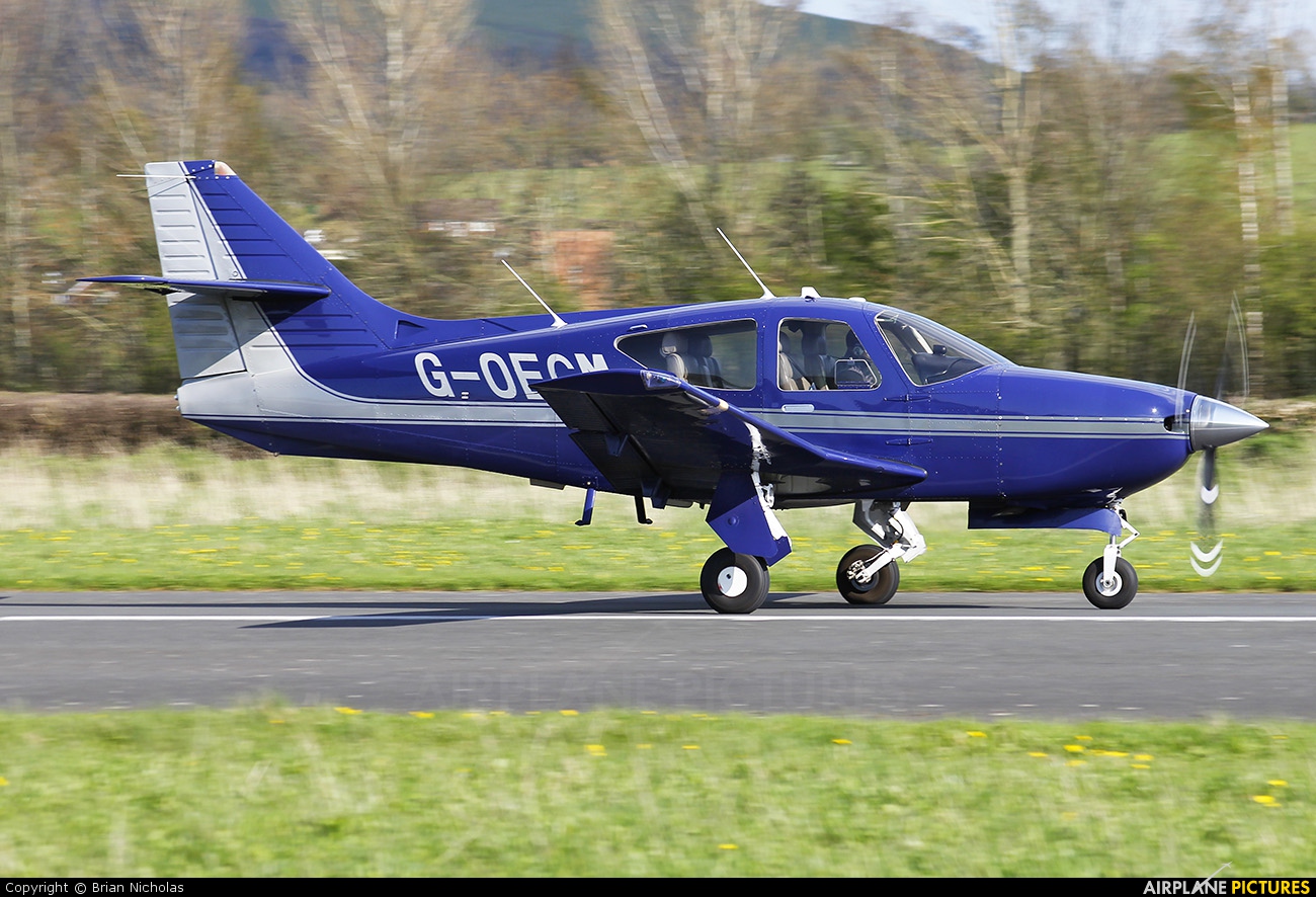 Private G-OECM aircraft at Welshpool