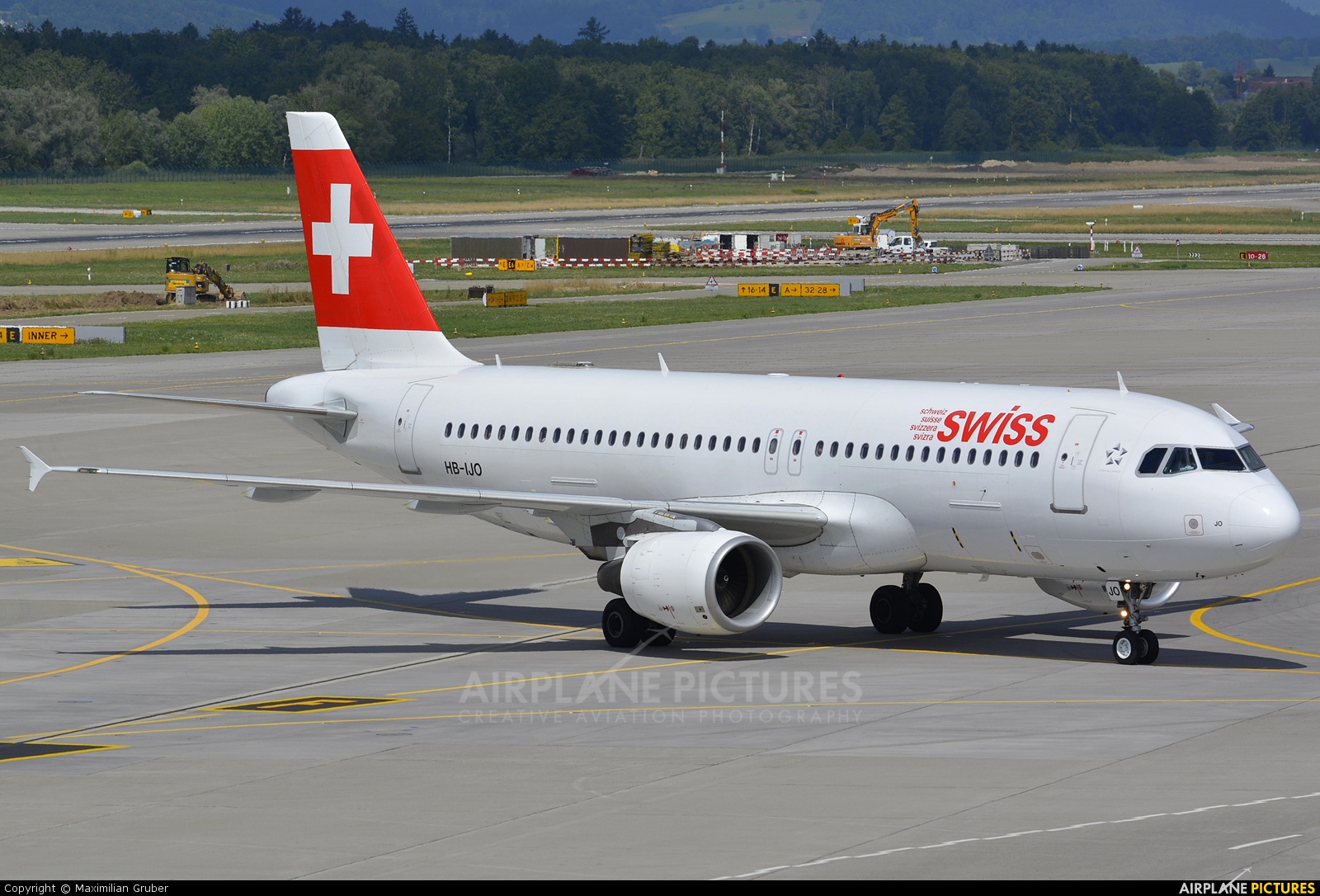 Swiss HB-IJO aircraft at Zurich