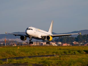 EC-JTQ - Vueling Airlines Airbus A320