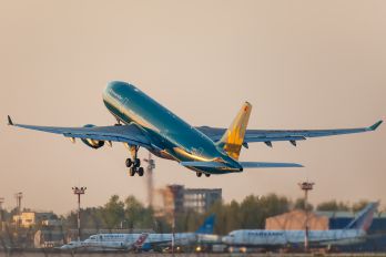VN-A375 - Vietnam Airlines Airbus A330-200