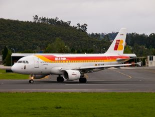 EC-KHM - Iberia Airbus A319