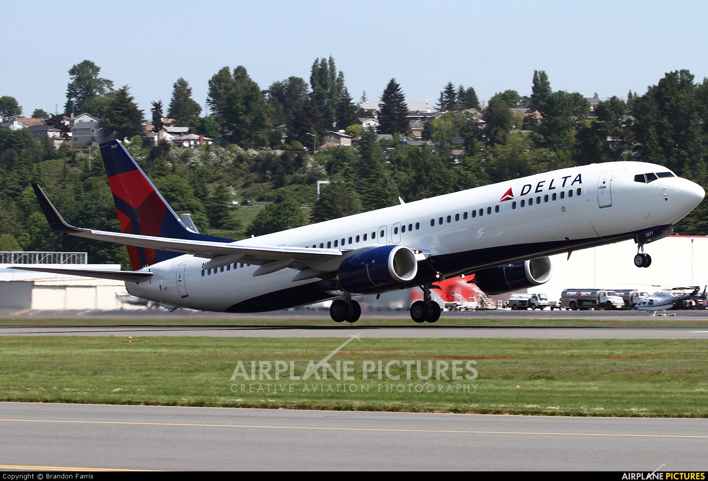 Delta Air Lines N821DN aircraft at Seattle - Boeing Field / King County Intl