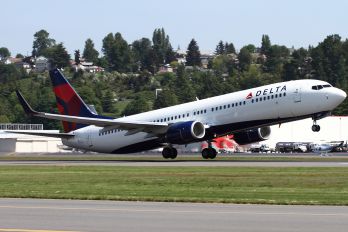 N821DN - Delta Air Lines Boeing 737-900ER