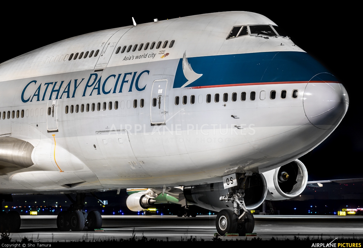 Cathay Pacific B-HKU aircraft at Tokyo - Haneda Intl