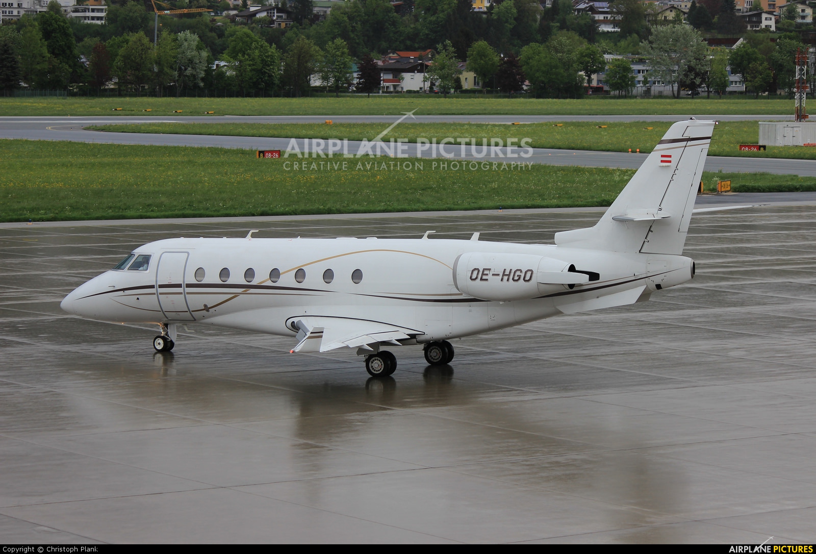 Private OE-HGO aircraft at Innsbruck