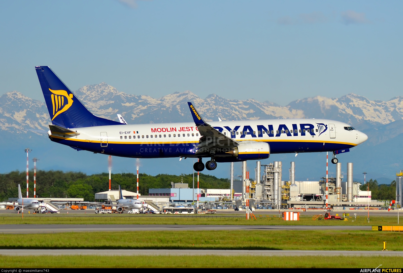 Ryanair EI-EVF aircraft at Milan - Malpensa