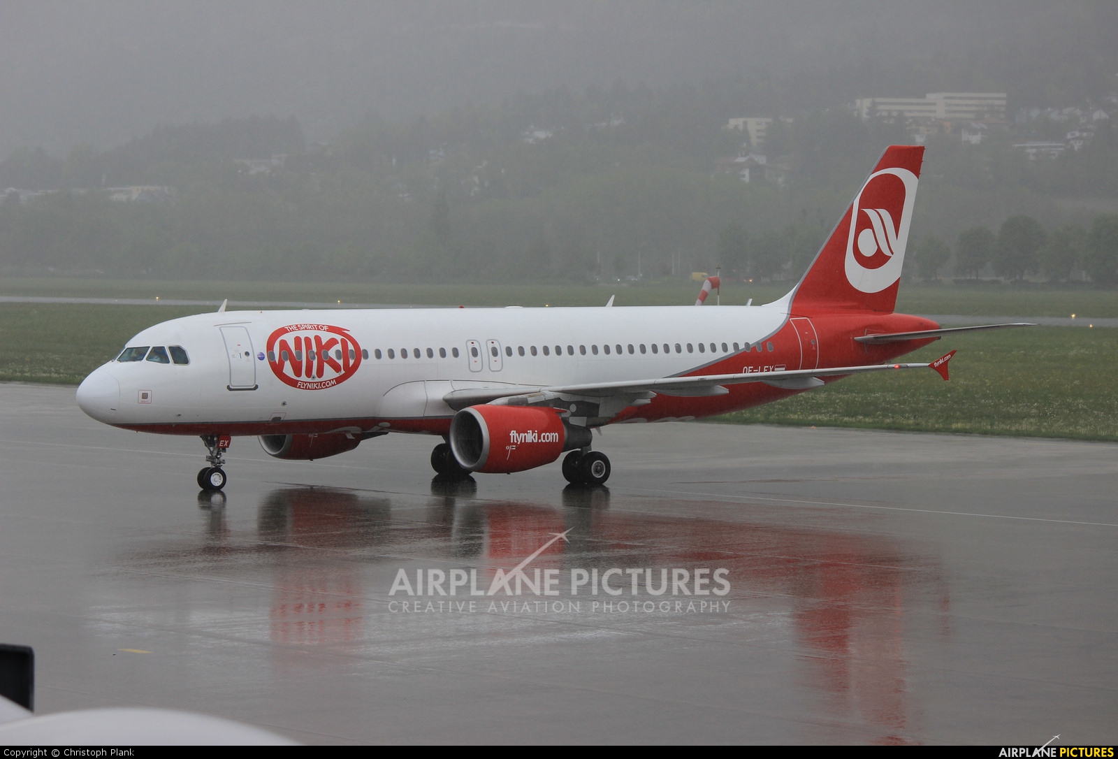 Niki OE-LEX aircraft at Innsbruck