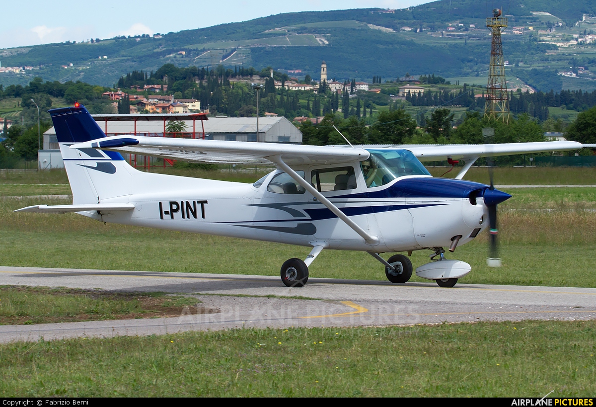 Private I-PINT aircraft at Verona - Boscomantico