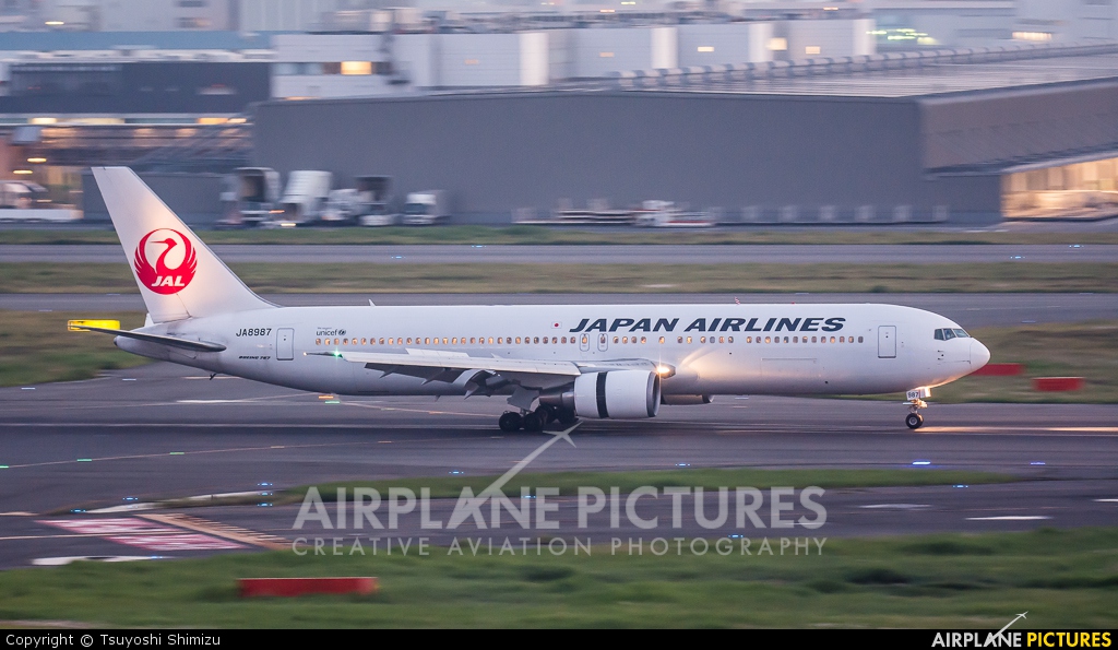 JAL - Japan Airlines JA8987 aircraft at Tokyo - Haneda Intl