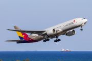 HL7597 - Asiana Airlines Boeing 777-200ER aircraft