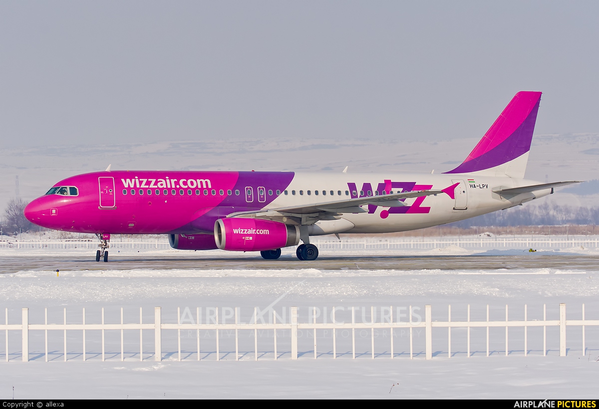Wizz Air HA-LPV aircraft at Cluj Napoca - Someseni