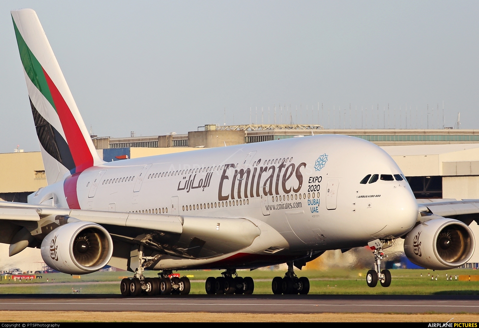 Emirates Airlines A6-EDJ aircraft at London - Heathrow