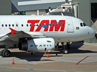 PT-TME - TAM Airbus A319