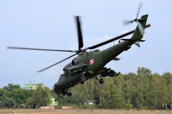 585 - Poland - Army Mil Mi-24D