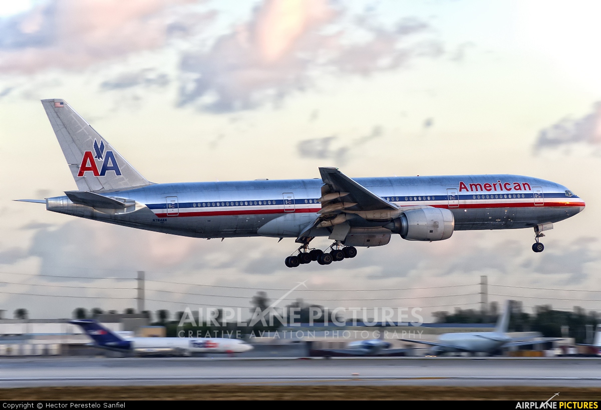 American Airlines N784AN aircraft at Miami Intl