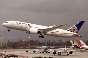 N26909 - United Airlines Boeing 787-8 Dreamliner