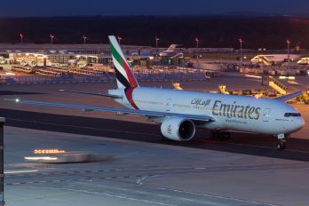 A6-EWH - Emirates Airlines Boeing 777-200LR
