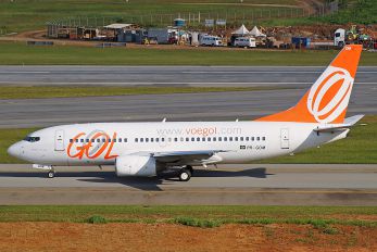 PR-GOM - GOL Transportes Aéreos  Boeing 737-700