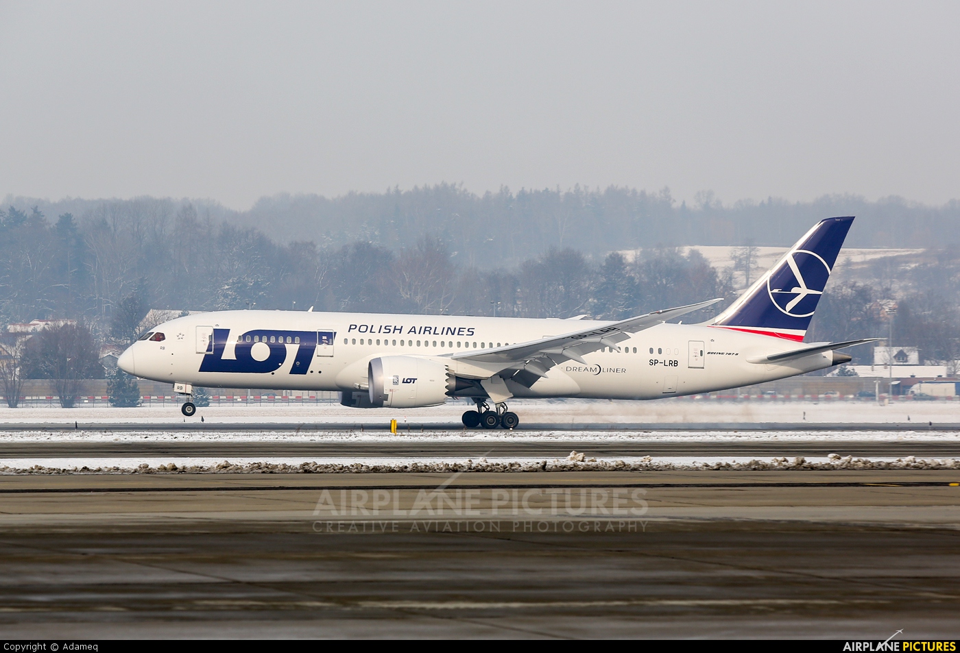 LOT - Polish Airlines SP-LRB aircraft at Kraków - John Paul II Intl