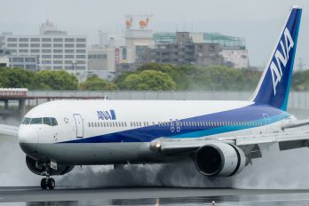 JA8291 - ANA - All Nippon Airways Boeing 767-300