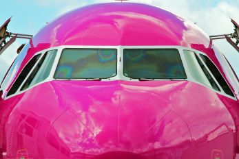 UR-WUB - Wizz Air Airbus A320