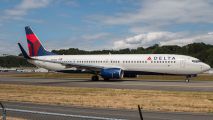 Newest Delta 737-900ER test flights title=