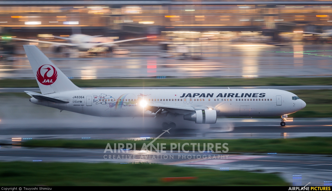 JAL - Japan Airlines JA8364 aircraft at Tokyo - Haneda Intl