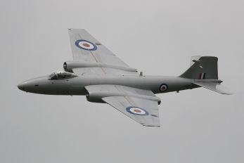 XH134 - Midair Squadron English Electric Canberra PR.9