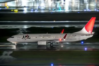 JA325J - JAL - Express Boeing 737-800