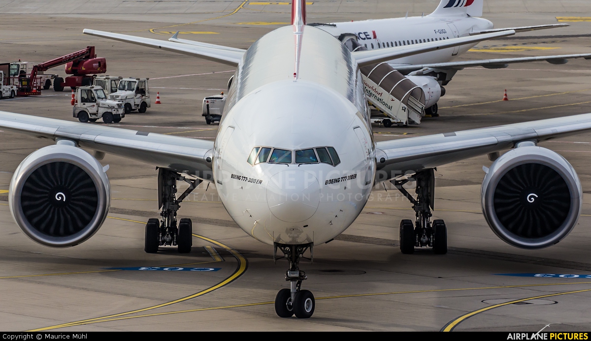 Emirates Airlines A6-EGL aircraft at Düsseldorf