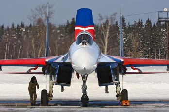 01 - Russia - Air Force "Russian Knights" Sukhoi Su-27