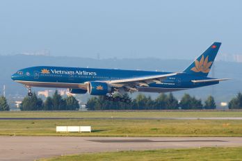 VN-A142 - Vietnam Airlines Boeing 777-200ER