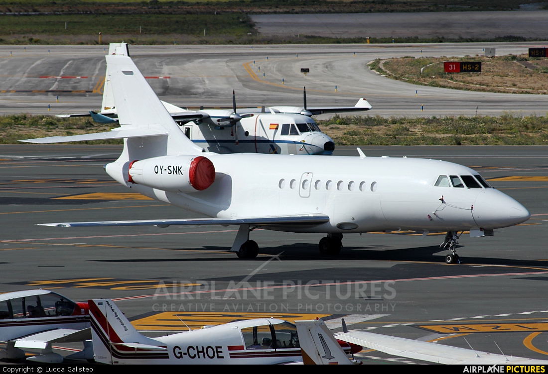 Air Alsie OY-SNK aircraft at Málaga