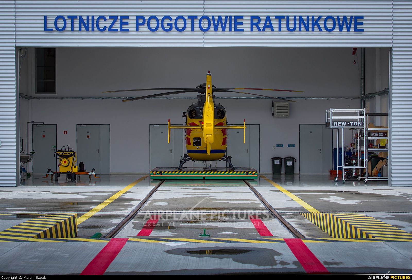 Polish Medical Air Rescue - Lotnicze Pogotowie Ratunkowe SP-HXL aircraft at Wrocław - Copernicus